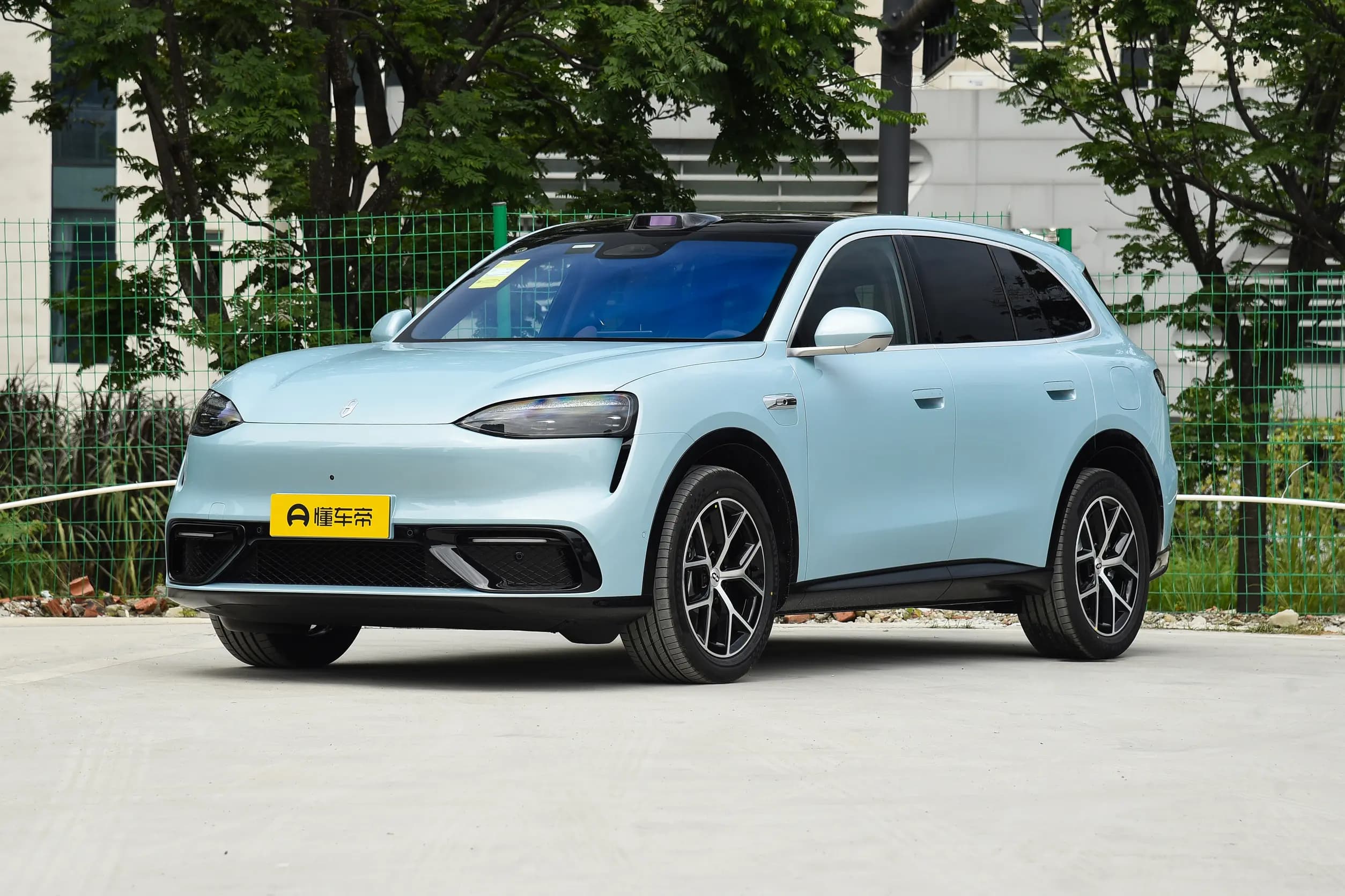 AITO M6 EV Max RWD у Беларусі — фота 1