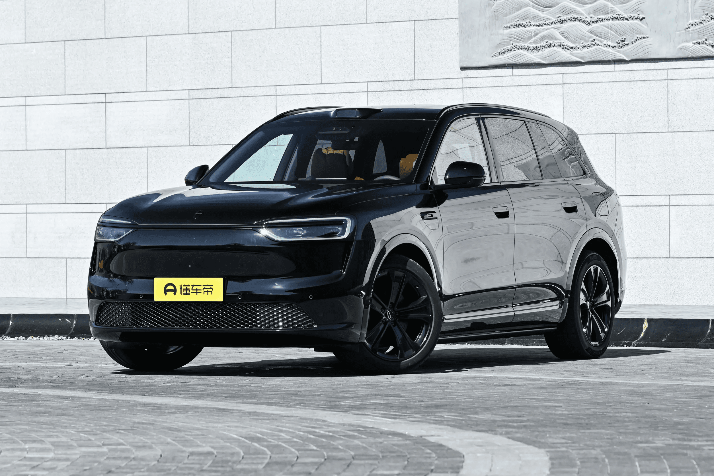 AITO M7 EV Max RWD у Беларусі — фота 1