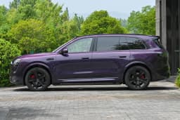 AITO M8 EV Max+ 6 мест у Беларусі 4