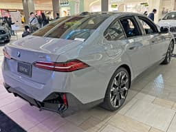 BMW i5 eDrive40 Sedan 4