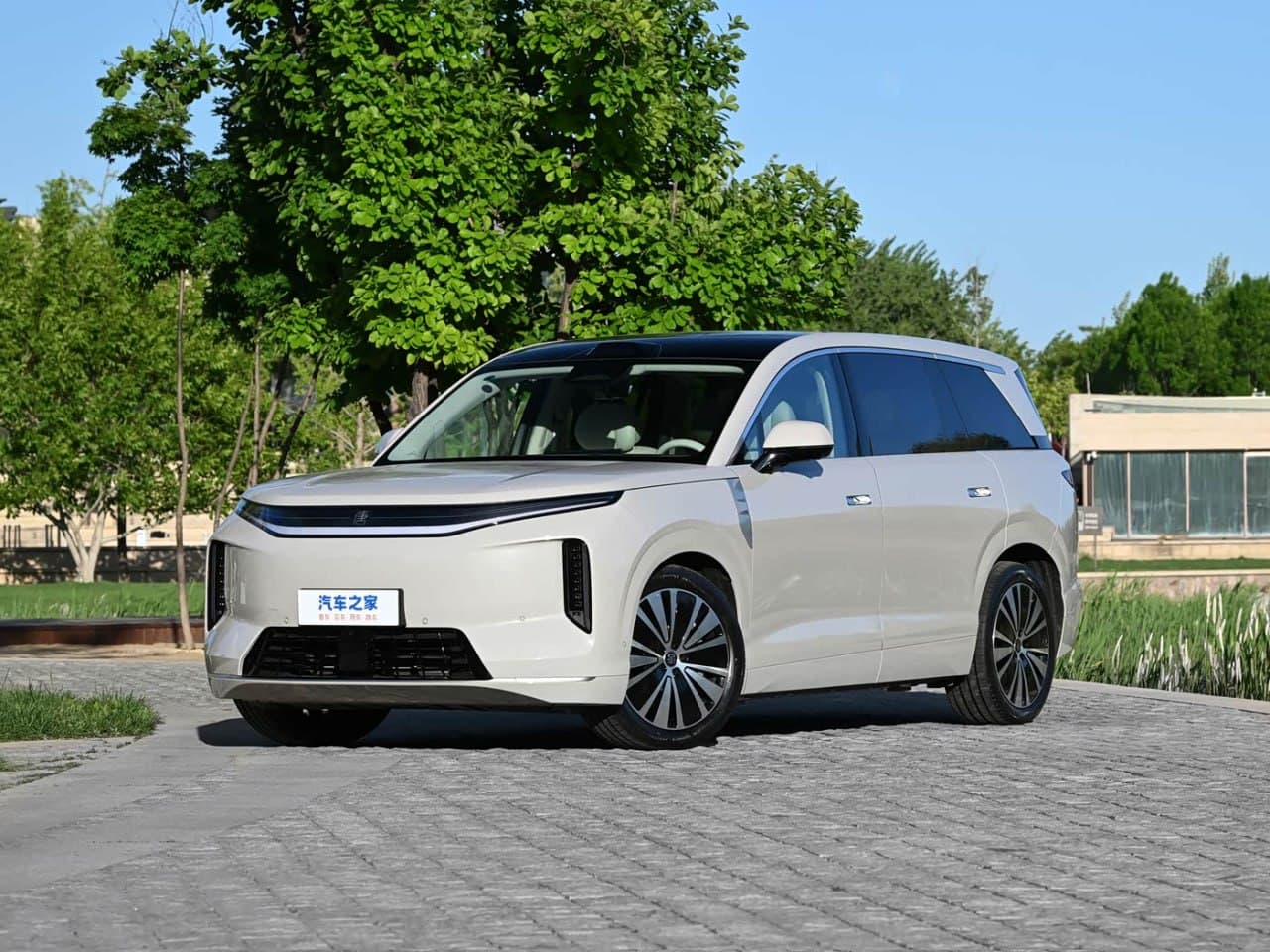 BYD Datang EV 800 RWD в Беларуси — фото 1