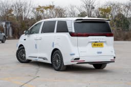 BYD Denza D9 EV 620 Luxury в Беларуси 6