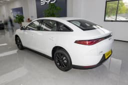 BYD e7 Smart 450 у Беларусі 4