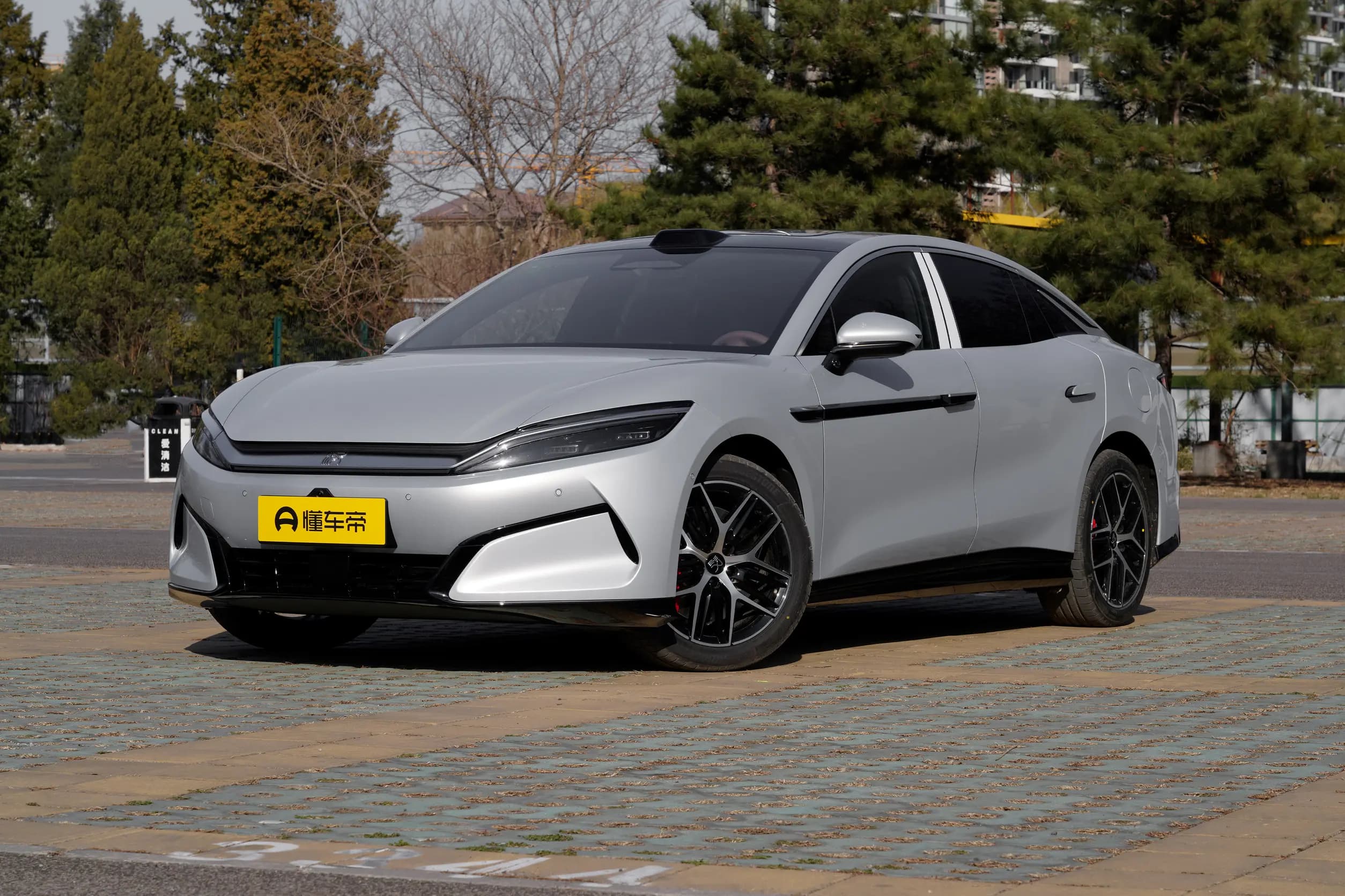 BYD Han L EV 701 LiDAR Premium у Беларусі — фота 1