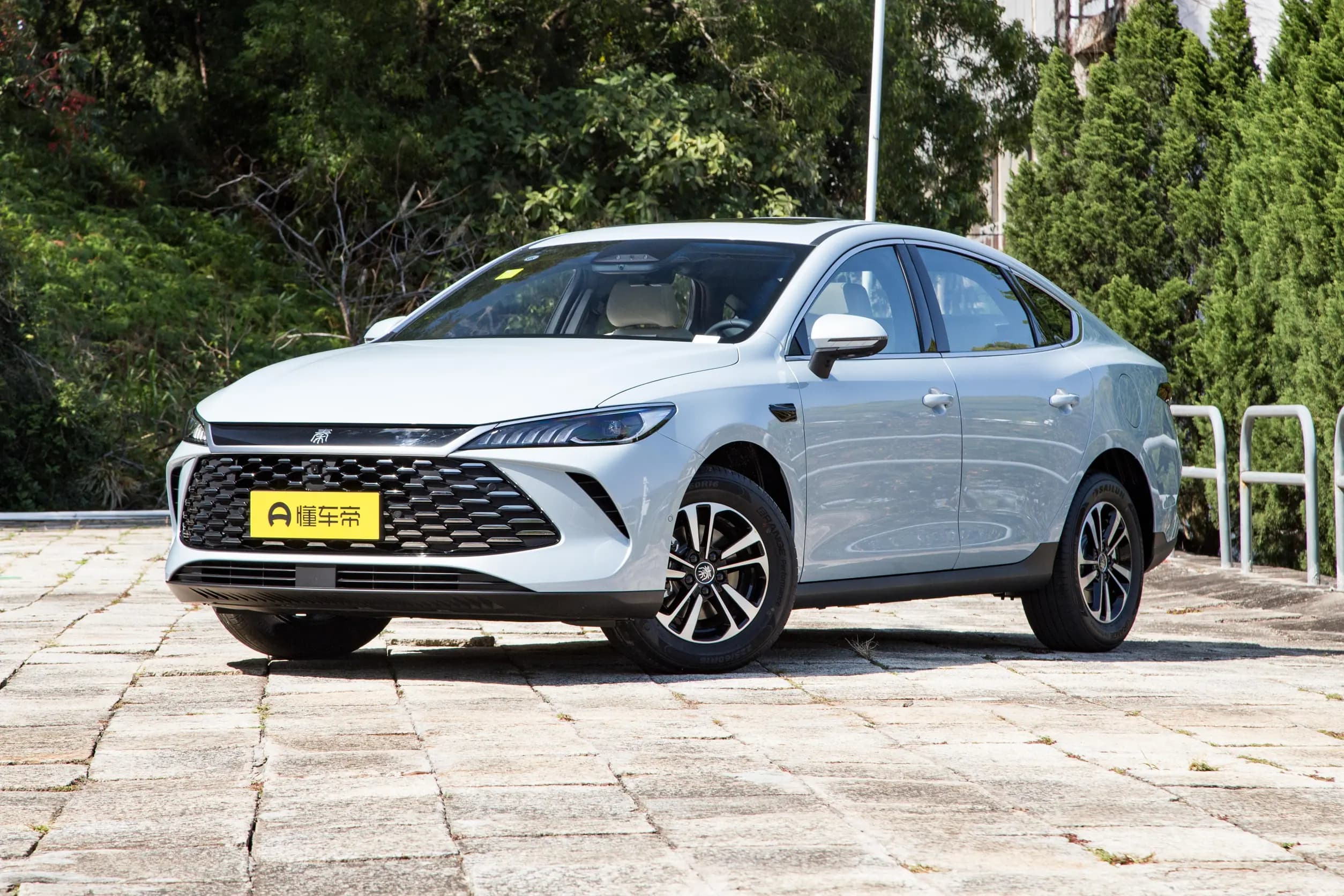 BYD Qin Plus DM-i 128KM Progressive в Беларуси