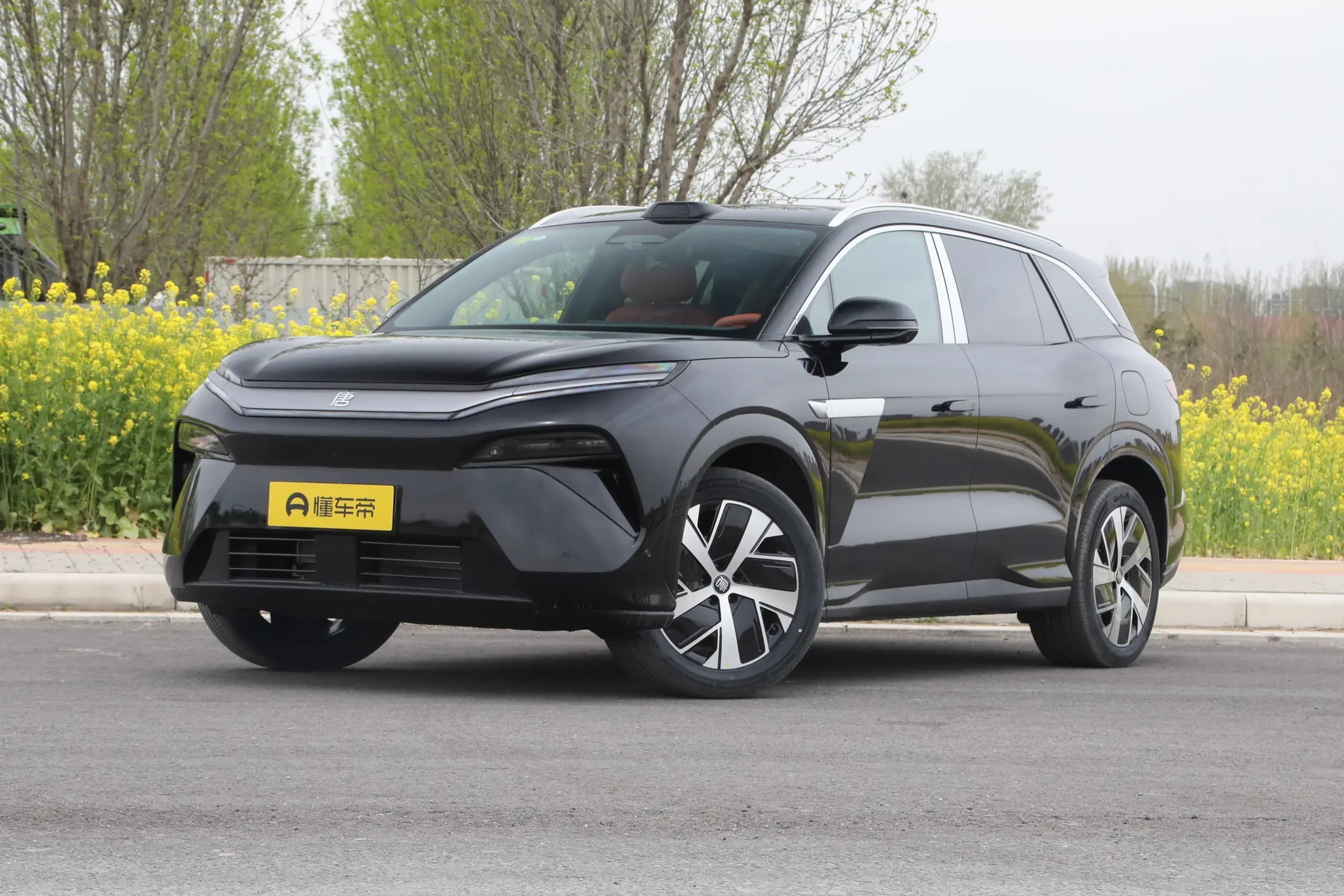 BYD Tang L EV 670 Premium в Беларуси — фото 1