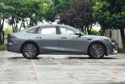 Geely Galaxy A7 EM-i 70 км Launch у Беларусі 4