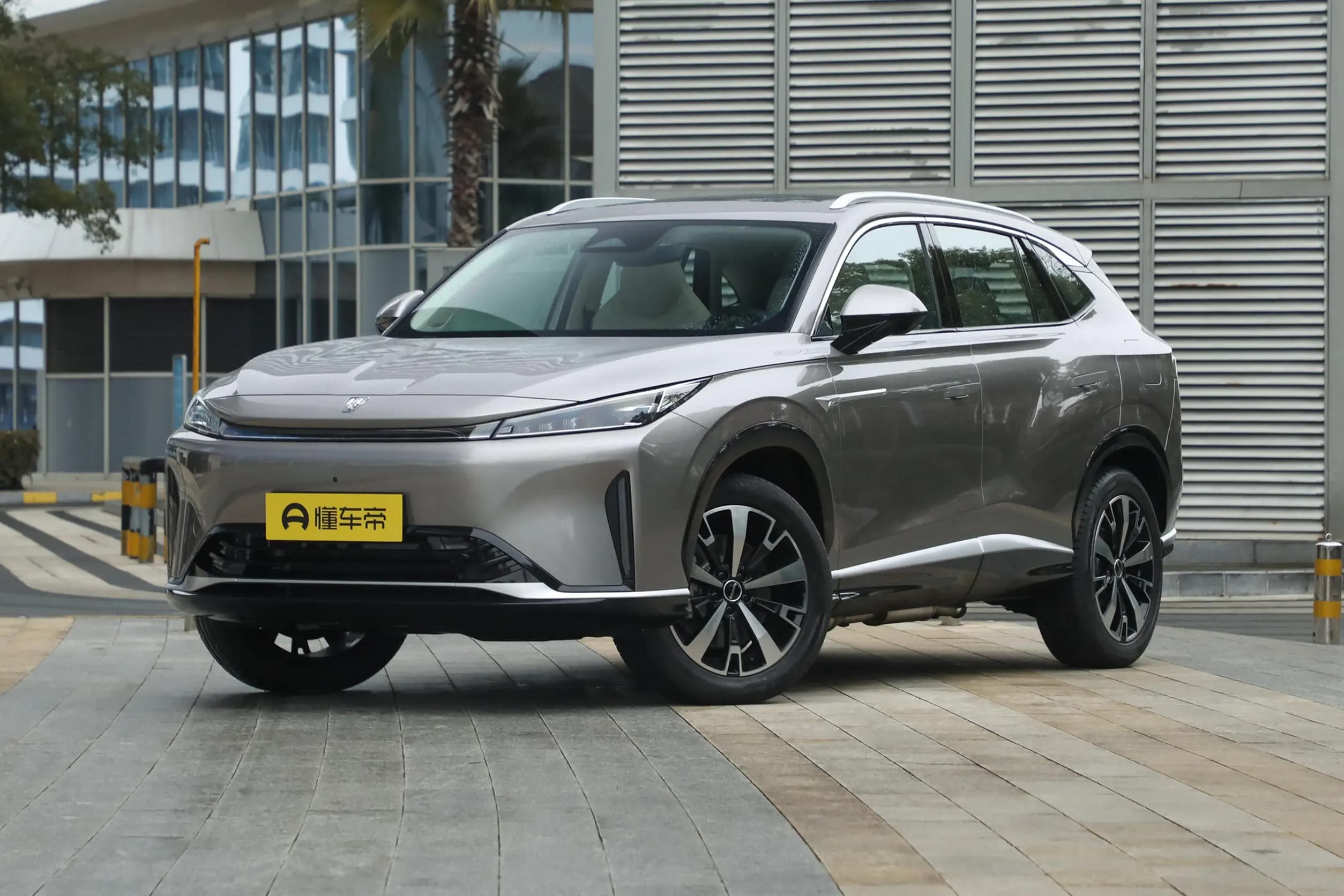 Roewe D5X DMH 135 Technology Edition у Беларусі