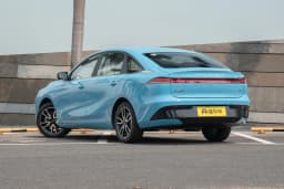 Roewe D6 Smart Edition 520 км у Беларусі 3