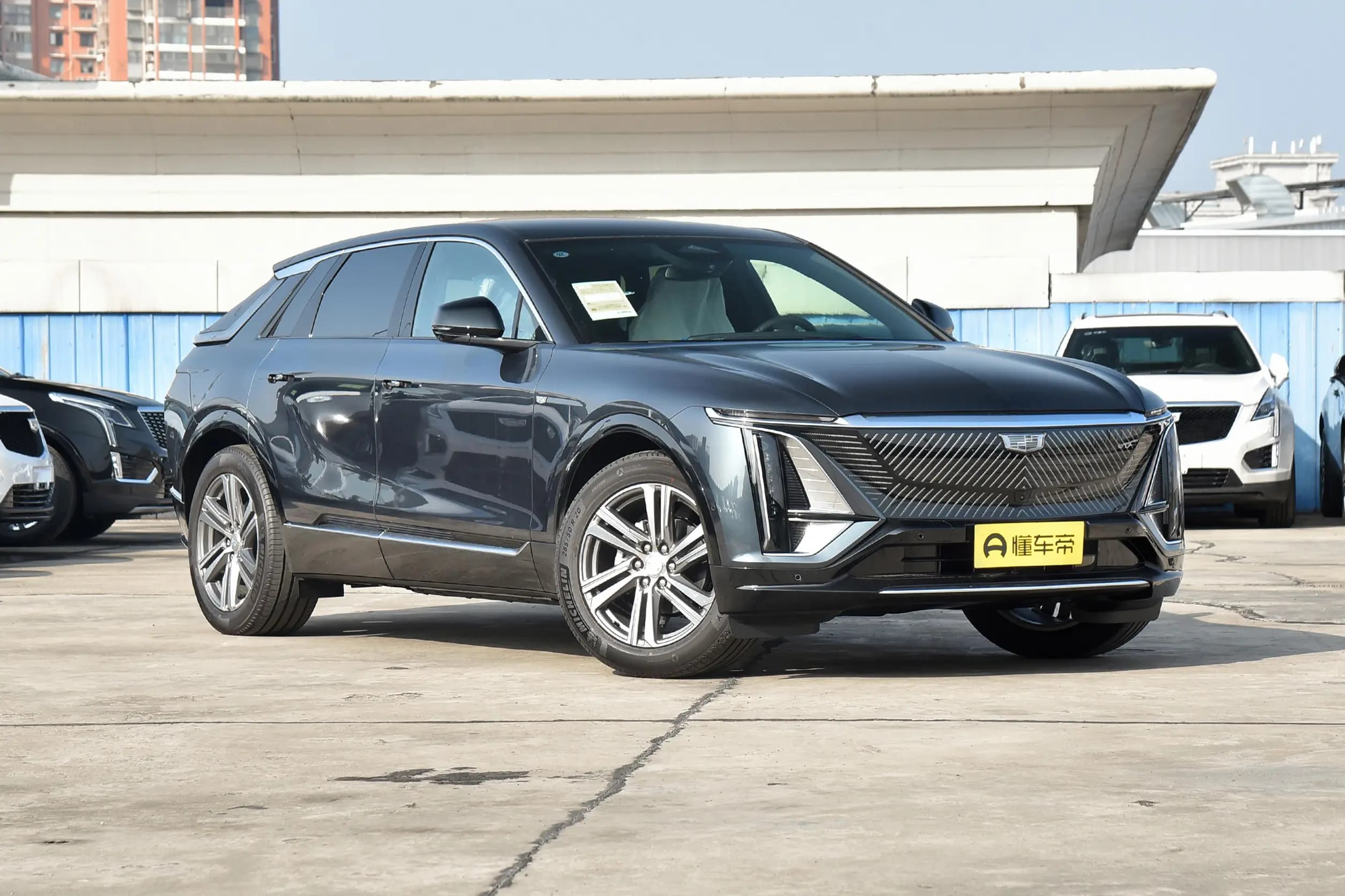 Cadillac Lyriq Standard Range Deluxe у Беларусі