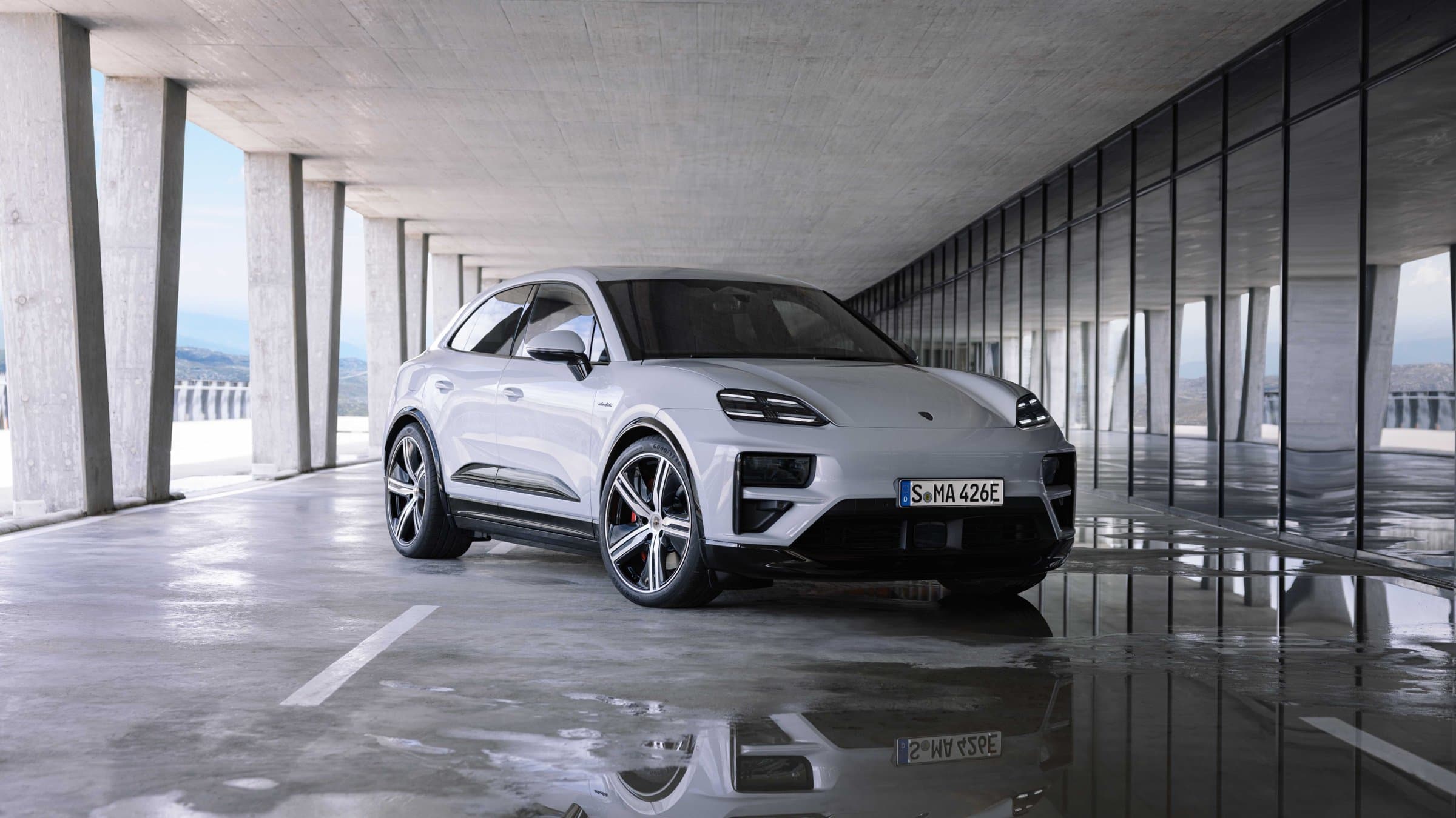 Porsche Macan Turbo Electric в Беларуси